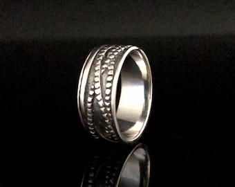 Bandring aus oxidiertem Sterlingsilber: Gekerbtes Muster, 7 mm breit