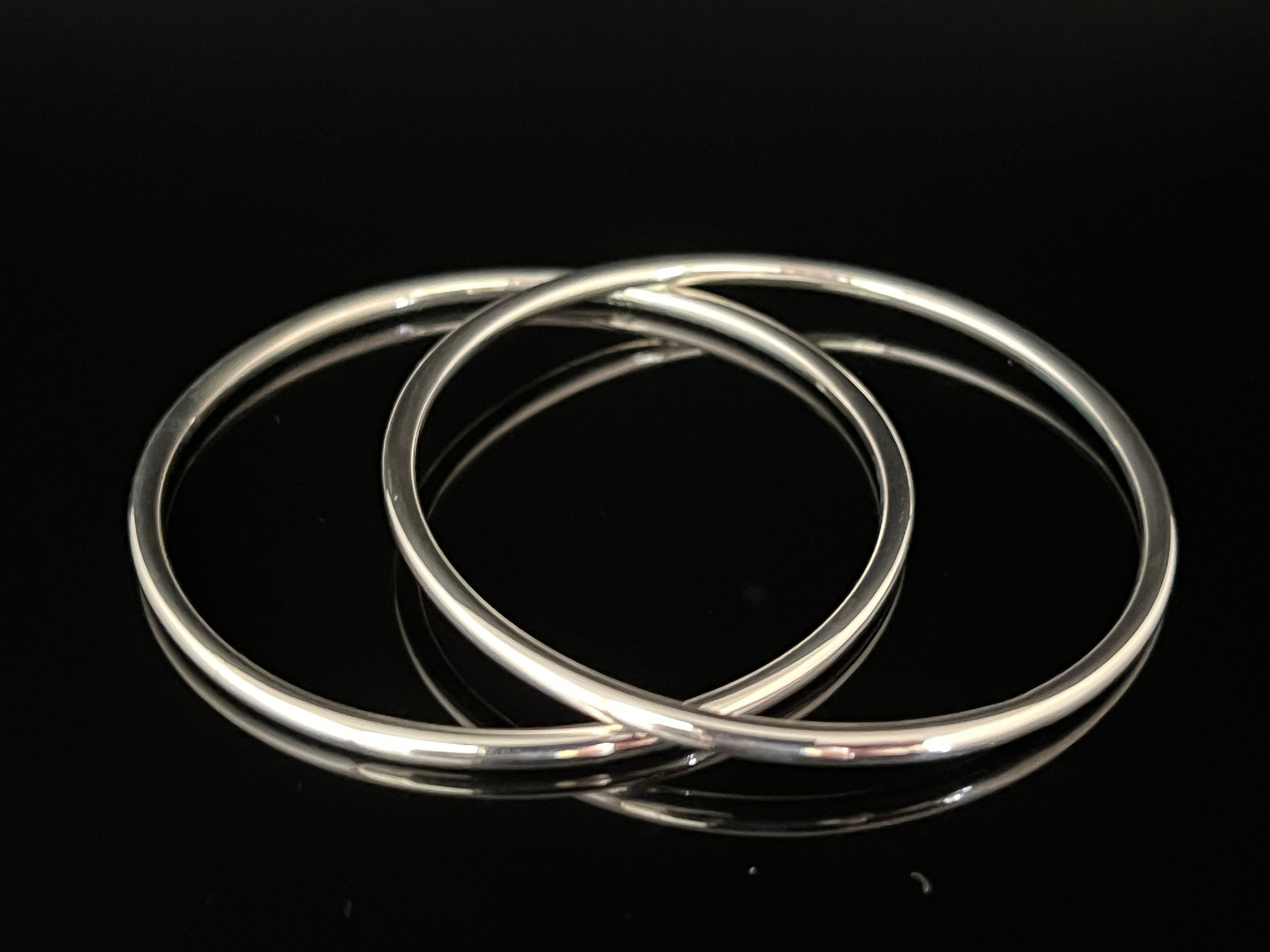 Simple Round Silver Bangle - 925 Sterling Silver -- Silver