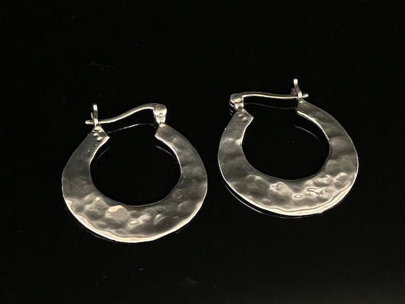 Silver Medium Hammered Domed Disc Earrings – Burnish