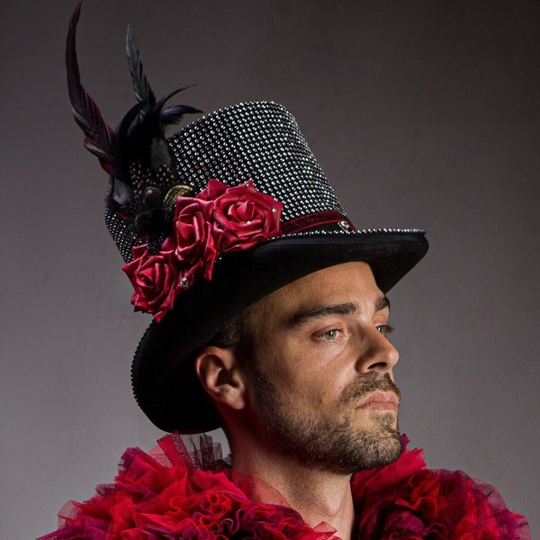 Chapeau haut de forme avec roses, plumes et strass pour homme et femme par Ça Déchire - tenue de scène - Festival - Burning man - costumes tapis rouge
