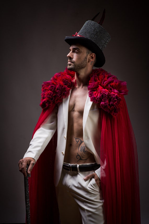 Chapeau haut de forme avec roses, plumes et strass pour homme et