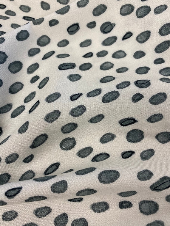 Gray Pebble Print Rayon Fabric: Apparel Sewing, 55" Wide