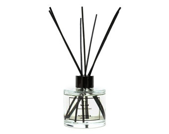 Botella de pachulí y cuero DIFUSOR DE REED con varillas, difusor de aceite de caña, fragancia para el hogar con aroma a hierbas