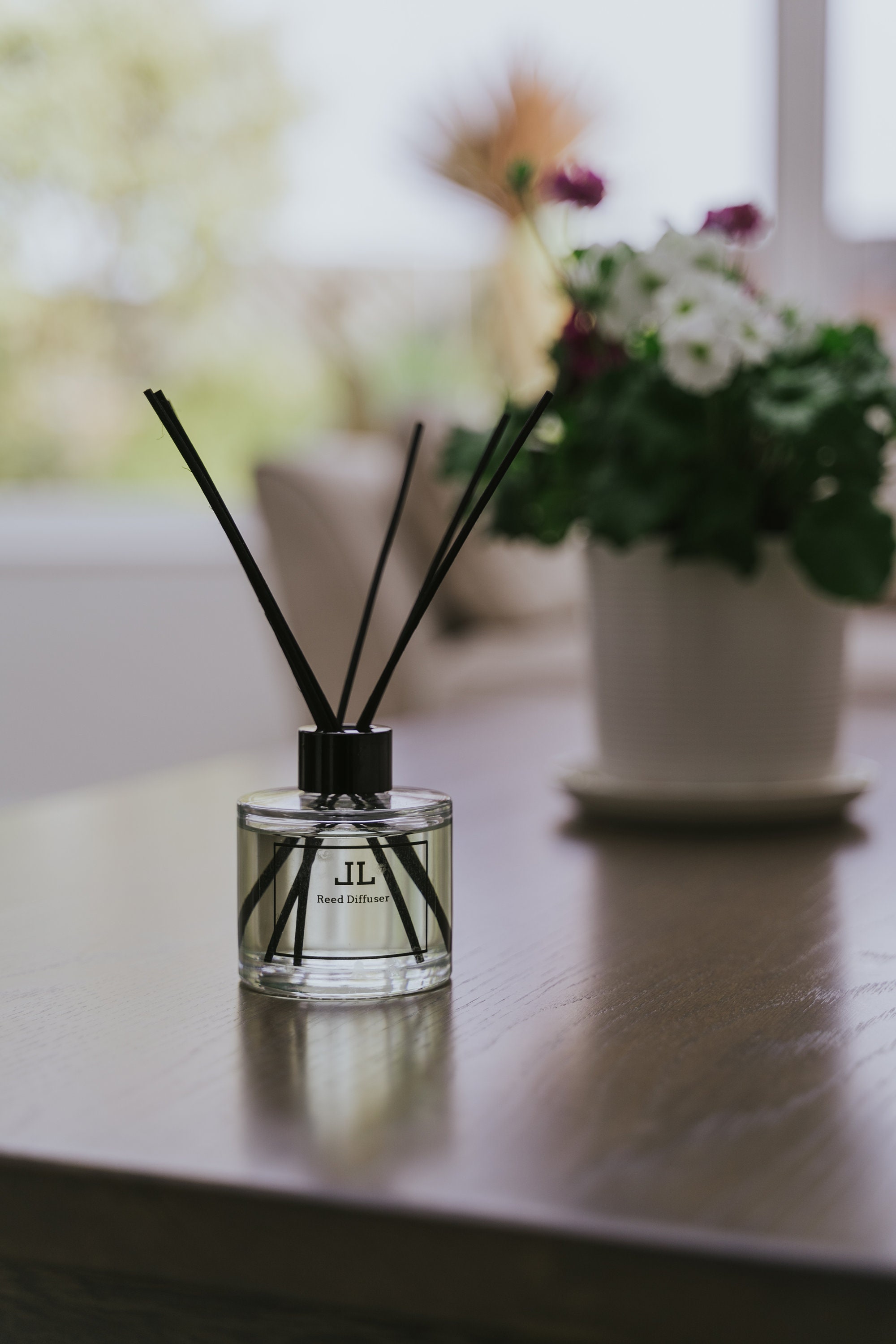 Woody Oud REED DIFFUSOR Flasche mit Stäbchen, Reed Oil Diffuser - .de