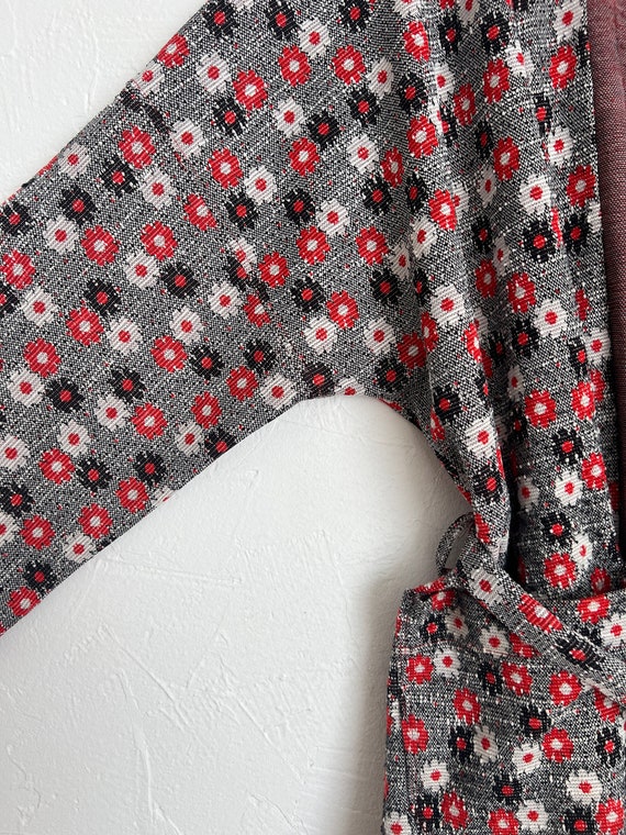 Vintage 70s Black, Red, White Daisy Pattern Wrap … - image 3