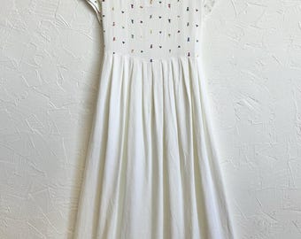 Vintage 90s White Crepe Dress – Embroidered Eyelet Flowers, Tie Back, Summer Flowy Fit