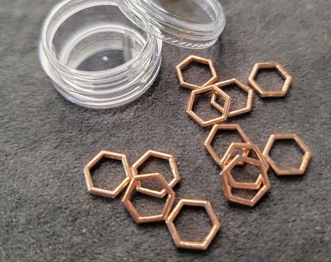 Hexagon Honeycomb Stitch Markers up to US10.75 - 7mm - Set of 12 in clear jar - Snag Free, smooth finish, knitting stitch markers rings SM23