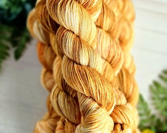 PSL Pumpkin Spice Life - Fio de lã merino superlavada e nylon tingido à mão com dedilhado padrão e salpicado de outono Y002V