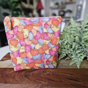 Small Project Bag - Knit n Purl Yarn Balls - Zipper Clutch style project bag for knitters, knitting, crochet, yarn WS131