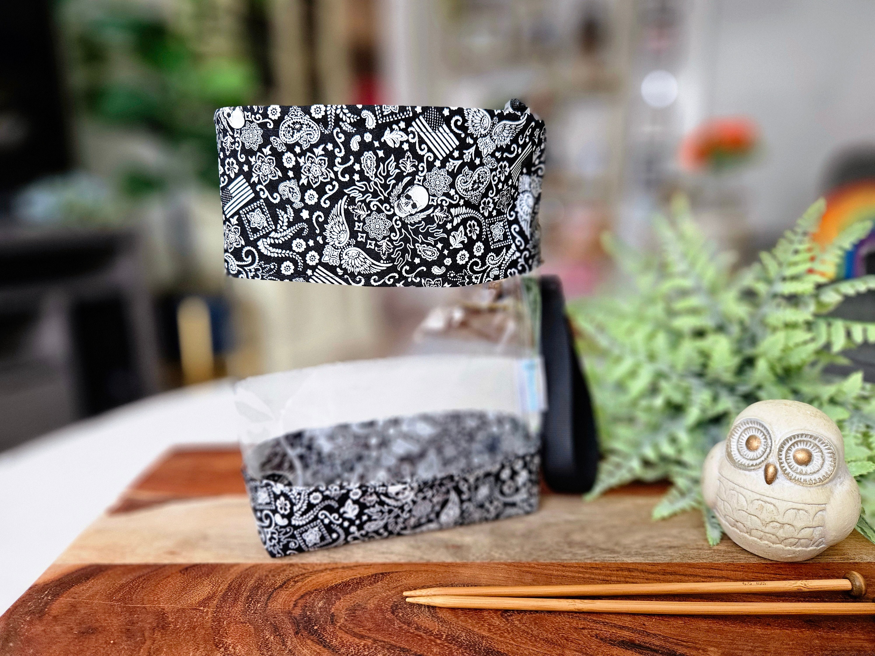 【VEDA】 Veda Line bag Punch Tote Bag in Crackle Patent Leather in BLACK