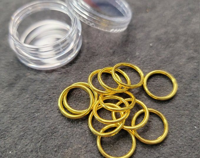 Large Round (gold) Ring Stitch Markers 10mm/US15 - Set of 12 in clear jar - Snag Free, smooth finish, knitting stitch markers rings SM25