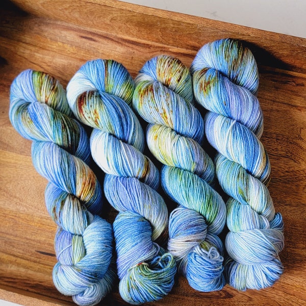 Delphinium Blues -Standard Sock Yarn | Blue Speckled Variegated Hand Dyed Yarn | Fingering weight superwash merino nylon yarn Y002V