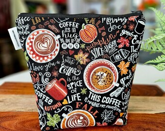 2025年新作入荷 Spice Pumpkin Latte Knitting Clutch Small Coffee) (fall バッグ