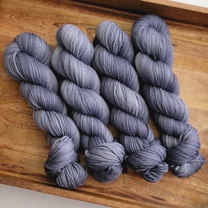 Dark Dove Gray - Worsted Superwash Merino Wool - Hand-dyed Tonal Indie dyed Yarn Y032