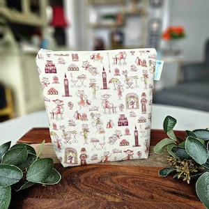 London Cats - Small Clutch Style Knitting Crochet Project Bag, small zipper tote, sock sack, cosmetic bag tote WS100