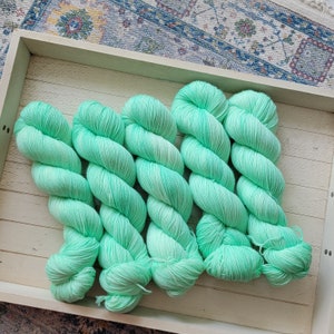 Mintolicious - Deluxe Soft Sock Yarn | Tonal Hand Dyed Yarn | Fingering weight 100% superwash extrafine merino nylon Y016V
