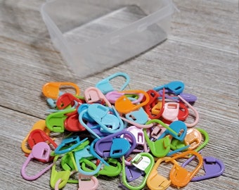 Locking Stitch Markers, Stitch Pins (plastic) - Set of 50 in clear plastic container - Assorted Colors (colors may vary in each box) SP08