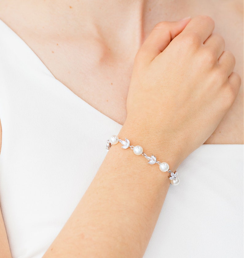 pearl bridal bracelet