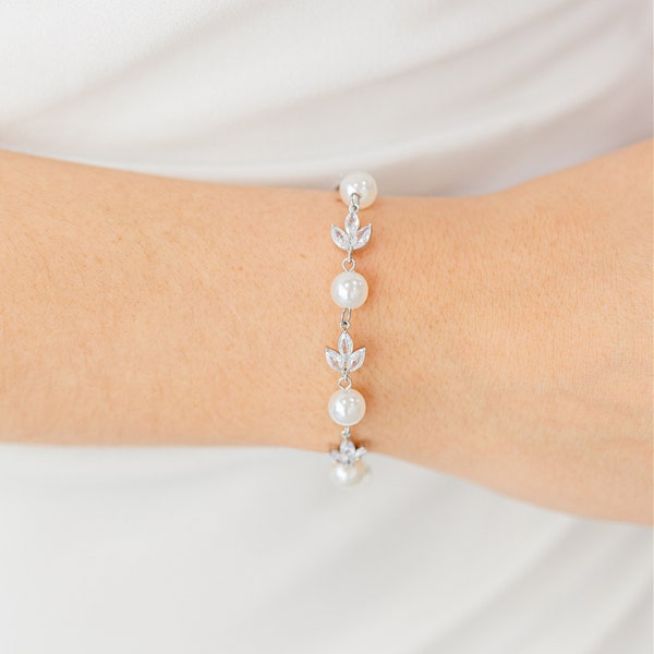 Pearl Wedding Bracelet, Crystal Bridal Bracelet, Silver Floral Pearl Bracelet, Pearl Wedding Jewelry, Bracelet for Bride, Anastasia