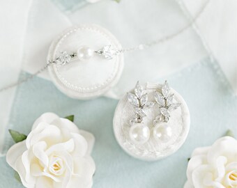 Pearl Jewelry Set, Pearl Bridesmaid Jewelry, Pearl Bridal Jewelry,  Pearl Wedding Earrings, Pearl Bracelet, Pearl Bridesmaid Earrings, Eden