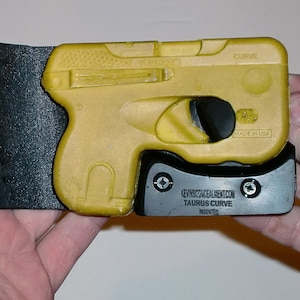 Kevin&#39;s Wallet/Pocket Holster - Taurus Curve