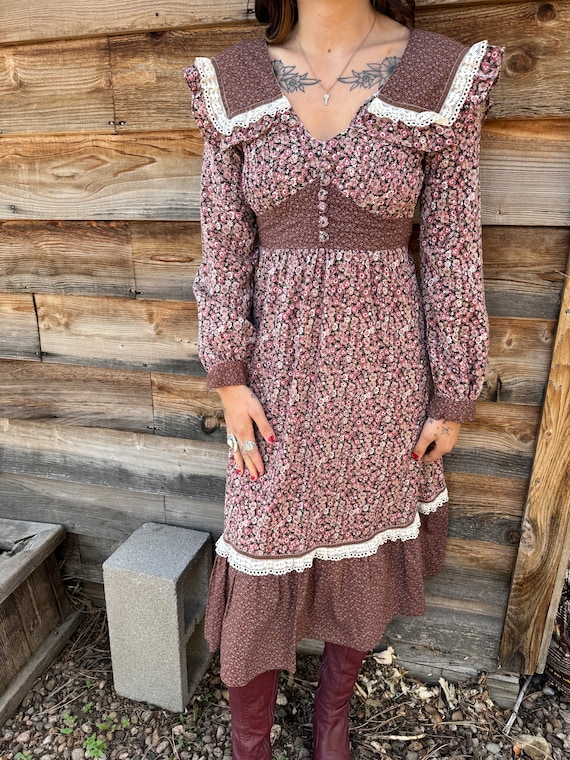 Vintage 1970’s Gunne Sax style floral prairie midi