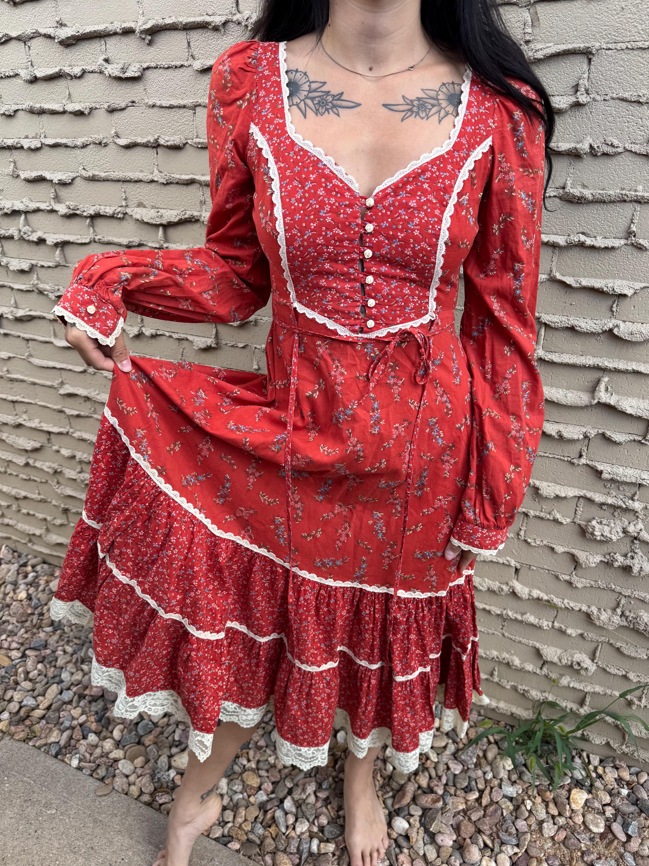 Abito lungo vintage Gunne Sax by Jessica, anni '70, con stampa floreale rossa, taglia 11