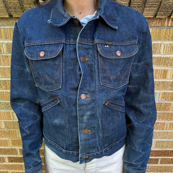 Vintage early 1970’s Wrangler denim jacket size M/L distressed original repairs
