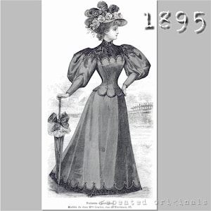 Op de afbeelding: Een zwart-witte illustratie van een vrouw in een lange jurk en een grote hoed. Ze houdt een paraplu vast en het jaar 1895 is afgedrukt in de rechterbovenhoek van de afbeelding.