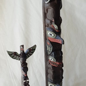 Totem vintage de Boma Reproduction canadienne Haida Cast Figure Mass of  Resin Totem Pole Totem Art Tiki 1980-90 -  France