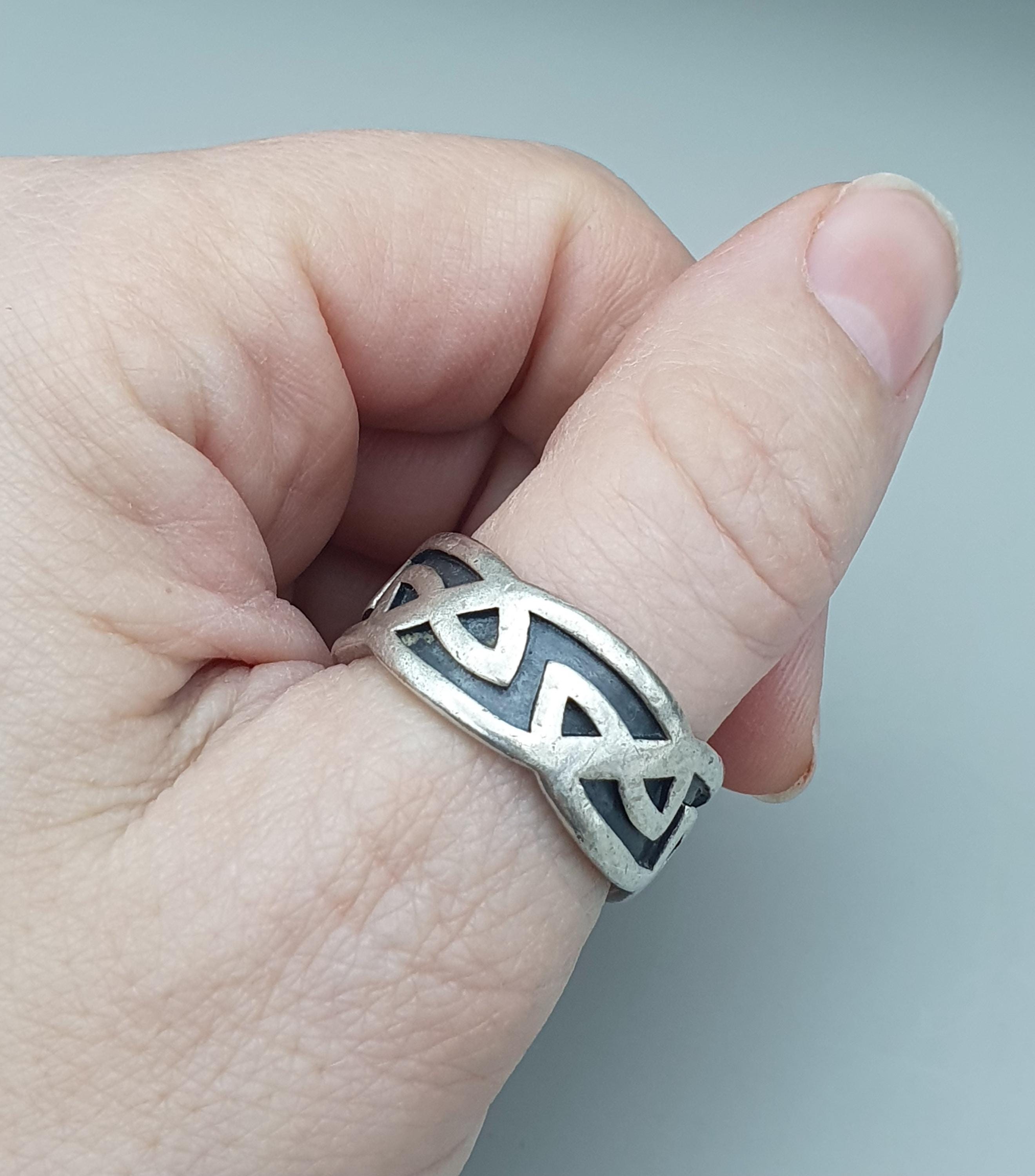 Vintage Men's Sterling Silver Heavy Celtic Irish Knot Ring UK