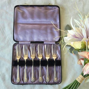 Vintage English Silver Plated Dessert Forks, Clam Shell Design, Set of 6 in Box