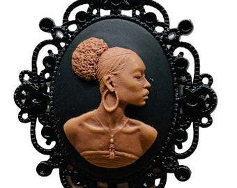 African Lady Cameo Chain Necklace in Black Setting