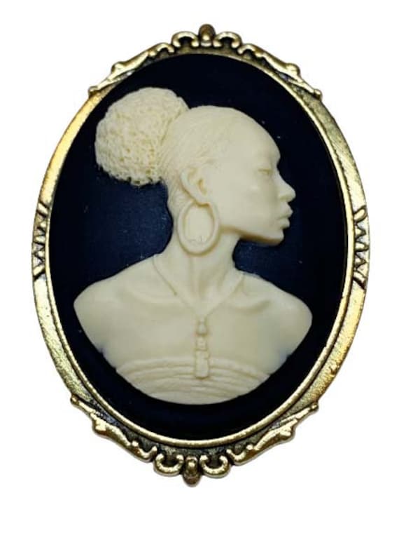 Broche camée femme africaine. bijou afrique femme noire antilles