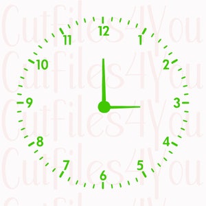 Pode incluir: Um mostrador de relógio verde com os ponteiros apontando para as 3 horas. Os números e os marcadores de minutos também são verdes. O texto "CutFiles4You" é ligeiramente visível no fundo.