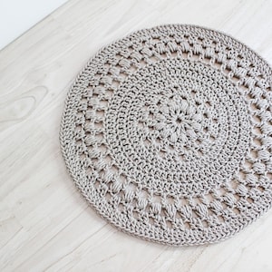 Easy crochet table mat pattern - Modern crochet doily pattern - Crochet home decor - 10 inch placemat/charger - The Greenwich Mat