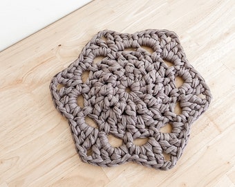 Chunky doily crochet pattern - tablemat crochet pattern - tshirt yarn crochet pattern - modern crochet home decor pattern - Sugar Hill Doily