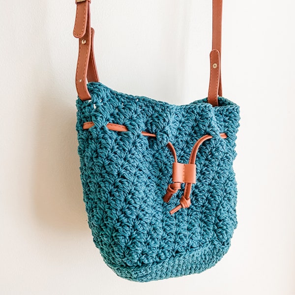 Crochet bucket bag pattern - Crossbody drawstring bag crochet pattern - Shell stitch purse crochet pattern - - The Hanover Bucket Bag