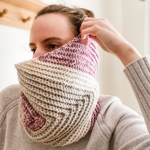 Ribbed Crochet Cowl Pattern: Easy Color Block Neck Warmer (PDF Pattern)