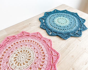 Modern doily crochet pattern - Color gradient crochet tablemat pattern - 14 in. round crochet placemat - Table decor crochet pattern