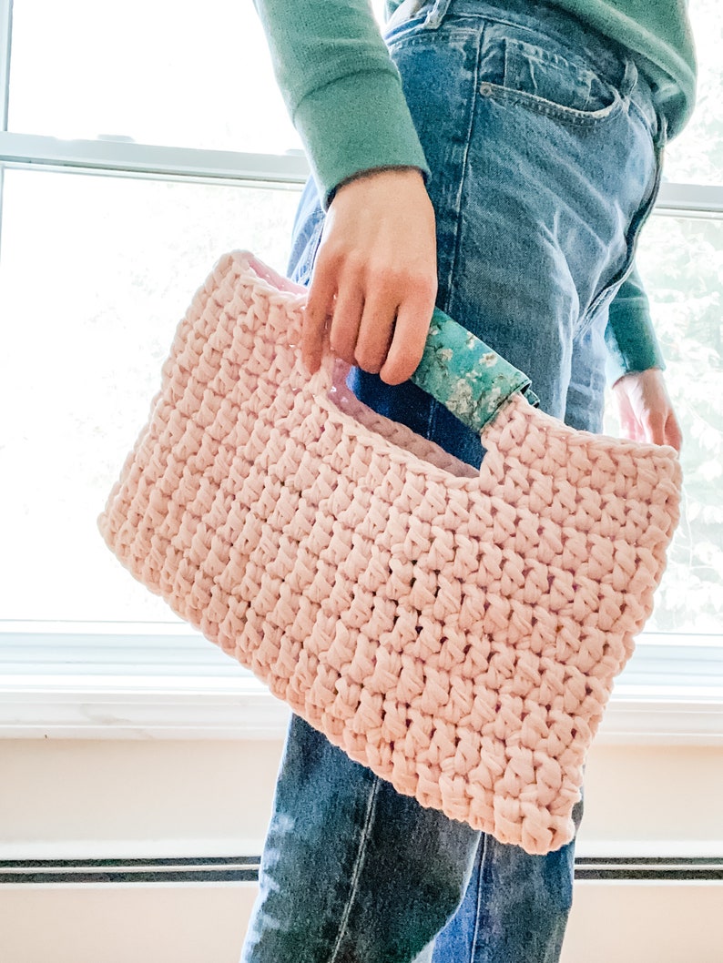 Easy crochet clutch pattern Chunky crochet handbag pattern Statement bag Fall bag crochet pattern The Chelsea Clutch image 10