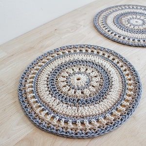 Easy 10 inch crochet table mat pattern - Doily - The Mascoma Mat