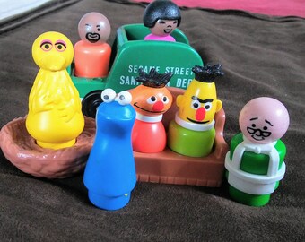 Vintage Fisher Price Sesame Street Apartment Building LOT