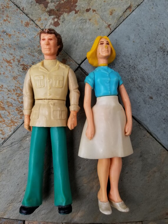 vintage dollhouse family