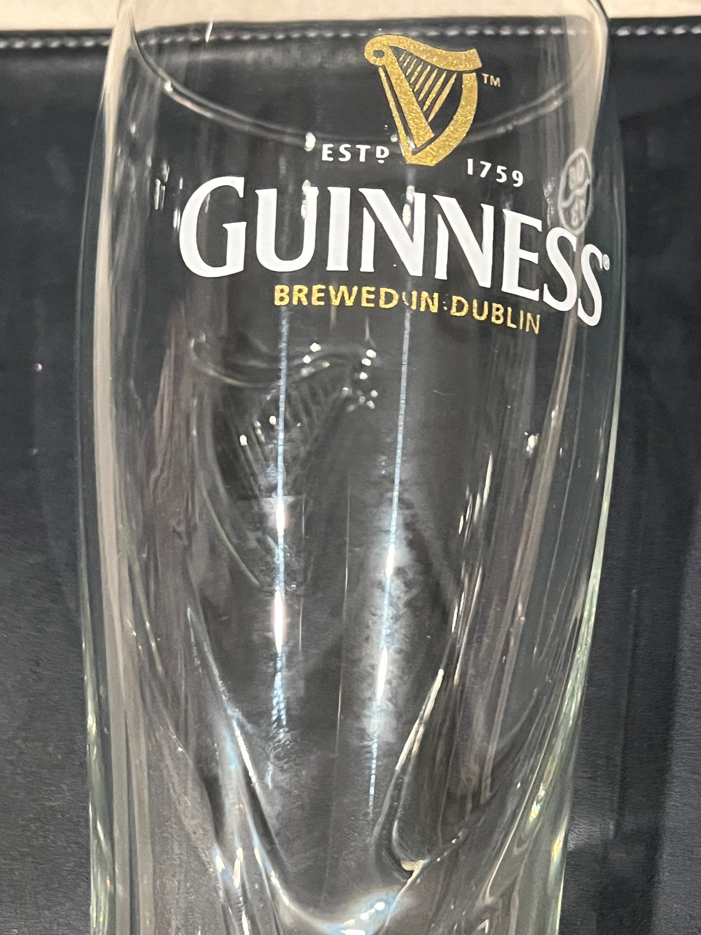 GUINNESS GRAVITY PINT GLASS