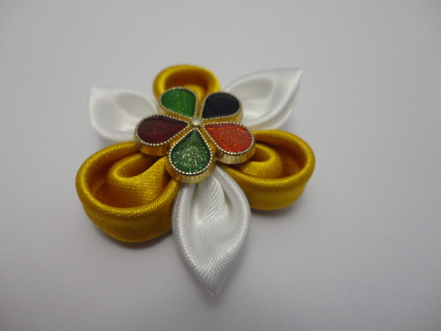 OUMILAN Portachiavi Personalizzato Con Iniziale E Ciondolo Fiore – Regalo Per Donne E Ragazze, Lettere A-Z