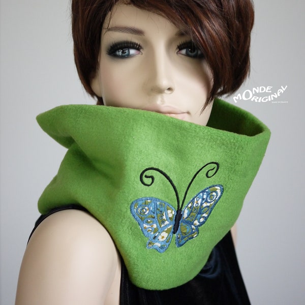 Snood vert papillon brodé