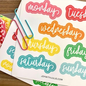 Days of the week, Vinyl Stickers, 7 stickers on a sheet measuring 5x5 inches. English and Spanish