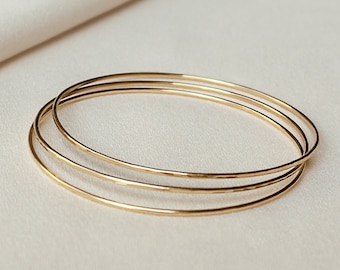 Set di tre braccialetti in oro martellato / Bracciale pieno in oro 14k Braccialetti in oro sottile Bracciale rigido martellato Bracciale rigido in oro semplice regalo