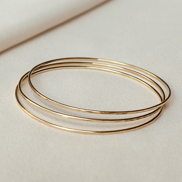 Set van drie gehamerde gouden armbanden | 14k goud gevulde armband dunne gouden armbanden armband gehamerde armband eenvoudige gouden armband cadeau
